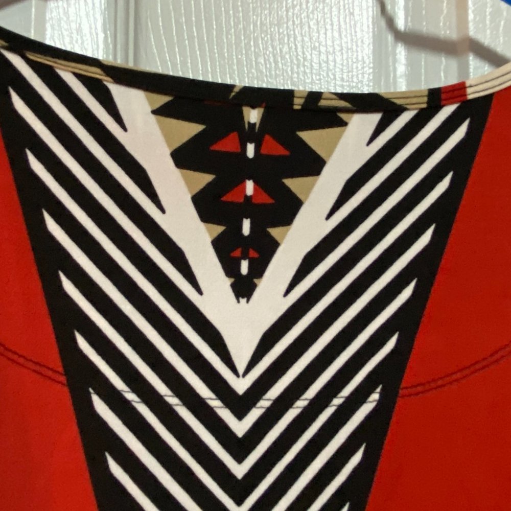 Lk New Multiples Deco Pattern Poly Pull over-Sm - Picture 9 of 12